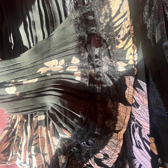 Rag Cie Bohemian Button blouse Black with Pink floral print Bell sleeves - Picture 6 of 10